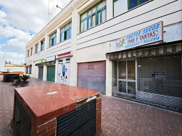 Local comercial en Venta en Calle Fernando Zobel en Urbadiez - Entrepuentes