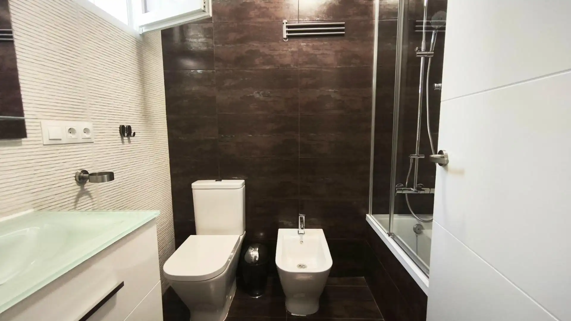 Bathroom of Detached homes for sale in Málaga  with Air Conditioner and Terrace