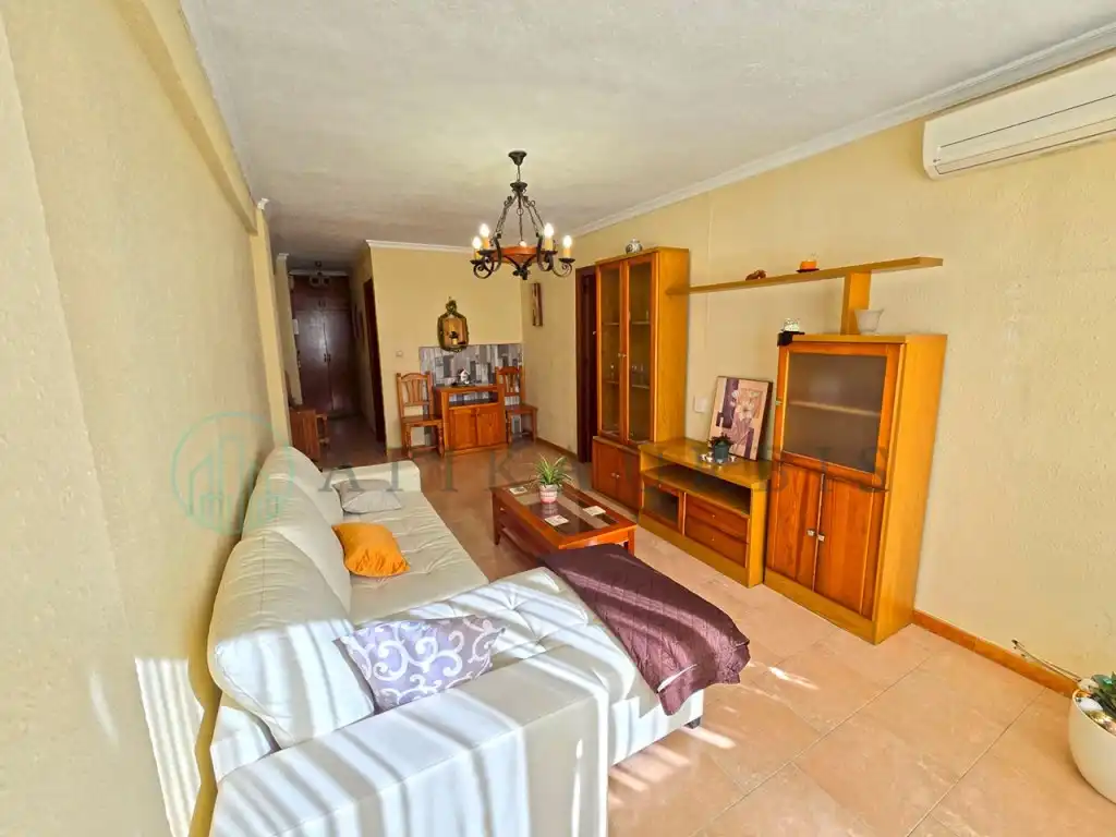 Piso en venta en Calle Manuel Altolaguirre, Girón - Las Delicias