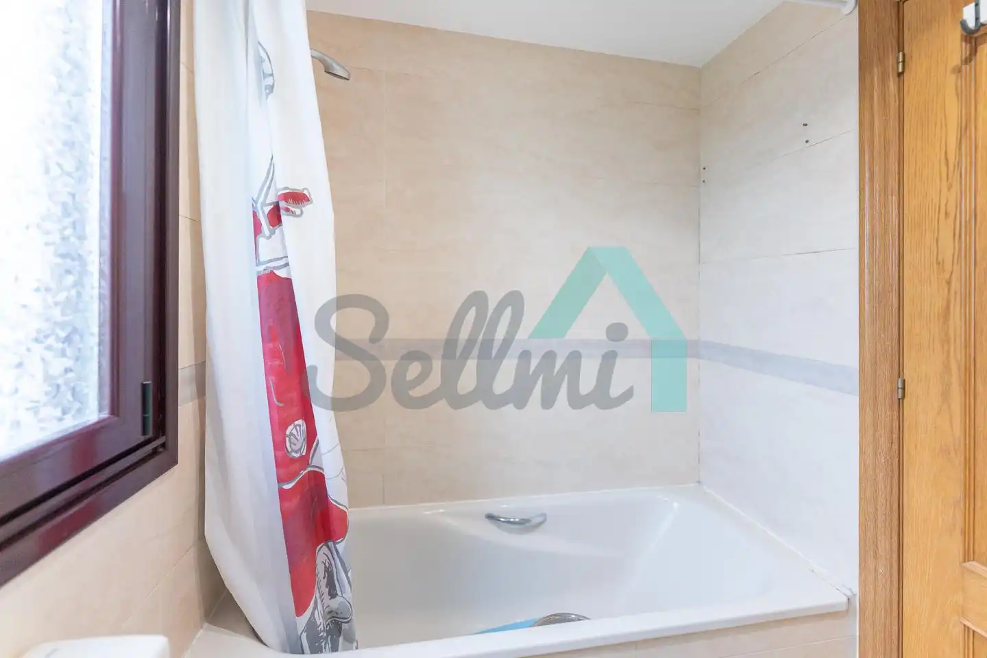 Bathroom of Flat for rent in Oviedo   with Heating, Parquet flooring and Terrace