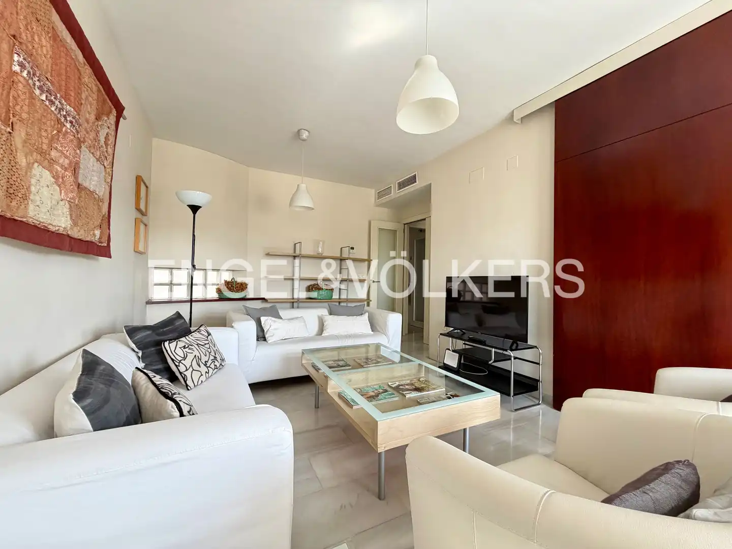 Living room of Flat for rent in Sevilla  with Air Conditioner, Heating and Storage room