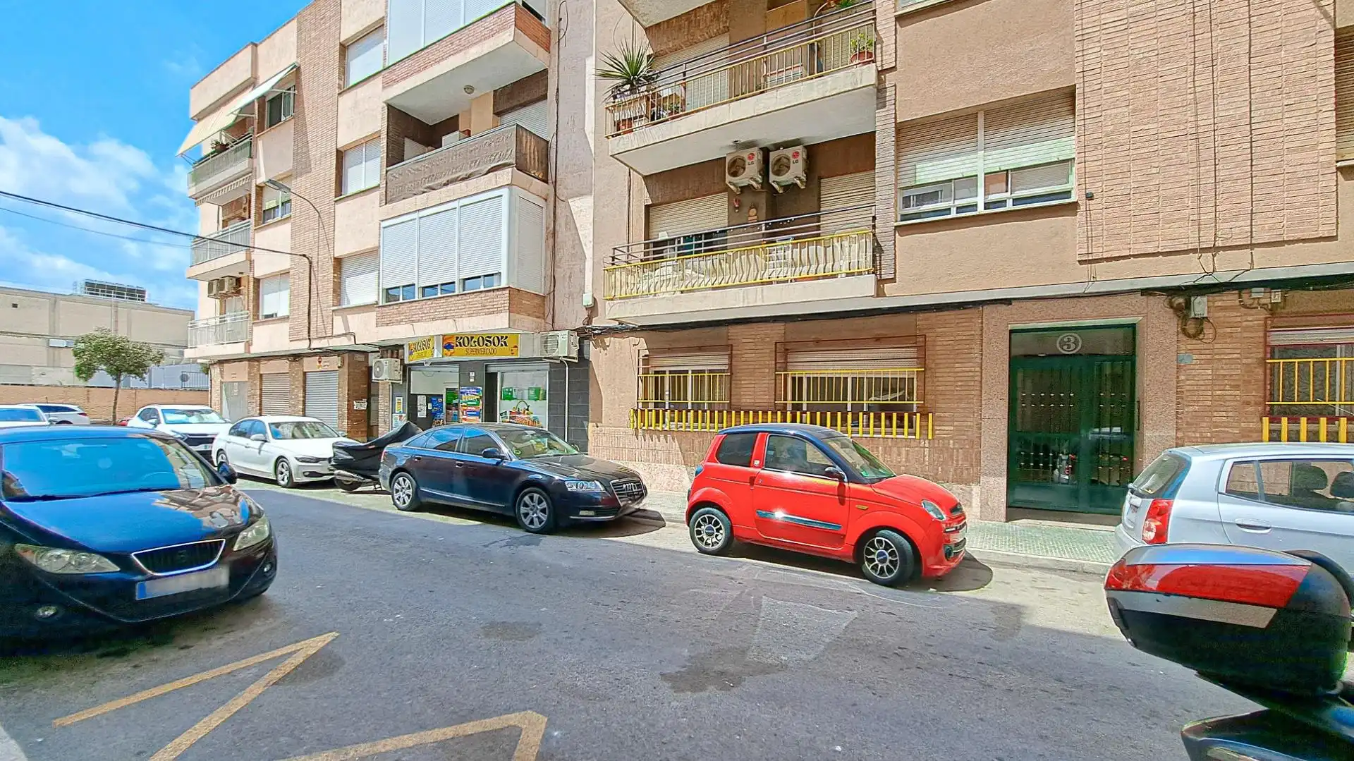 Piso en venta en Calle FENICIA 3