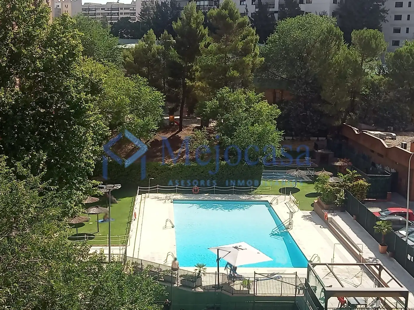 Schwimmbecken von Wohnung zum Verkauf in Fuencarral - El Pardo