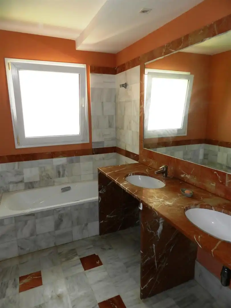 Detached house with pool for sale in Sotogrande Alto, imagen 6