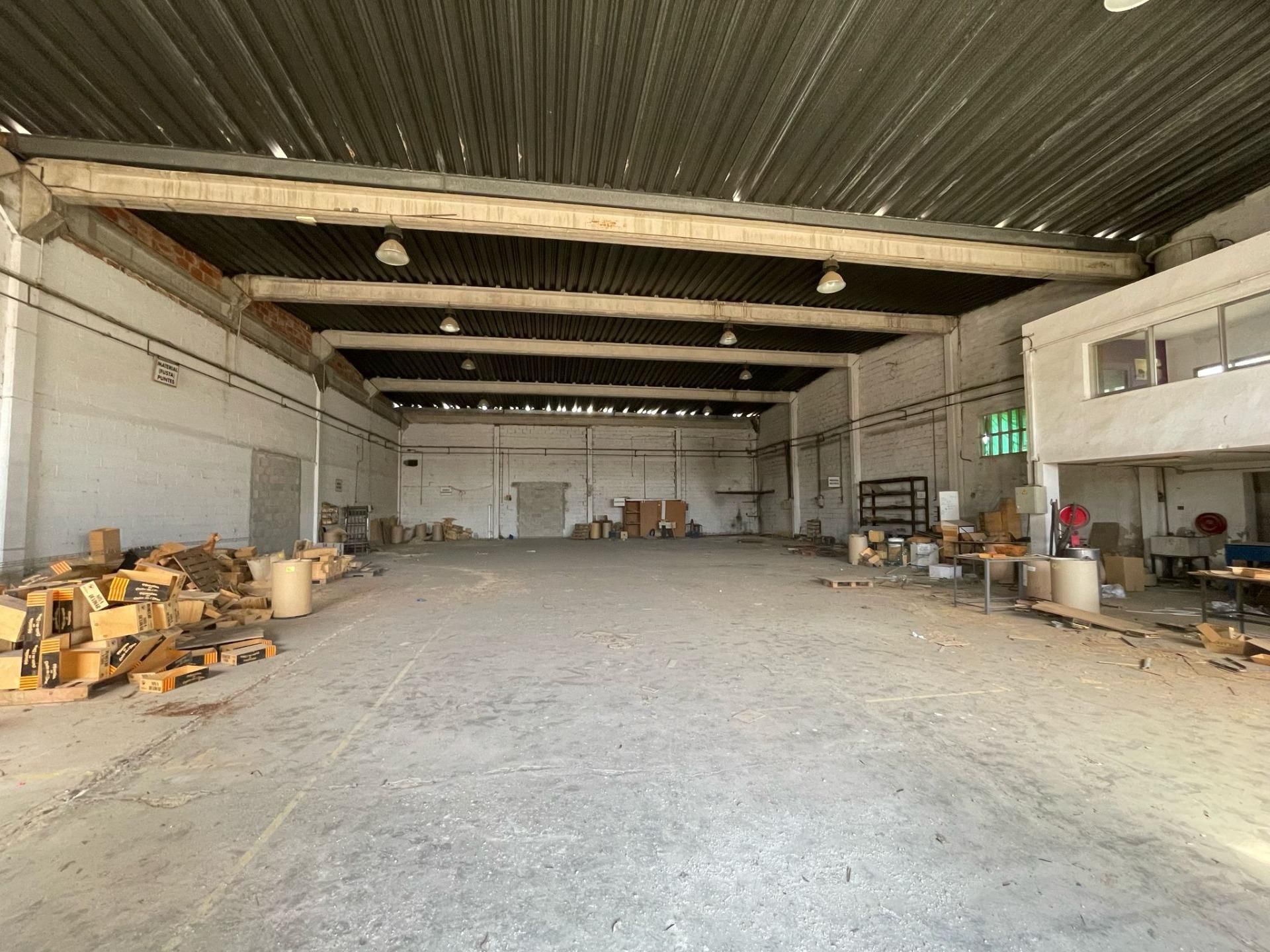 Industrial buildings for sale in Camarles