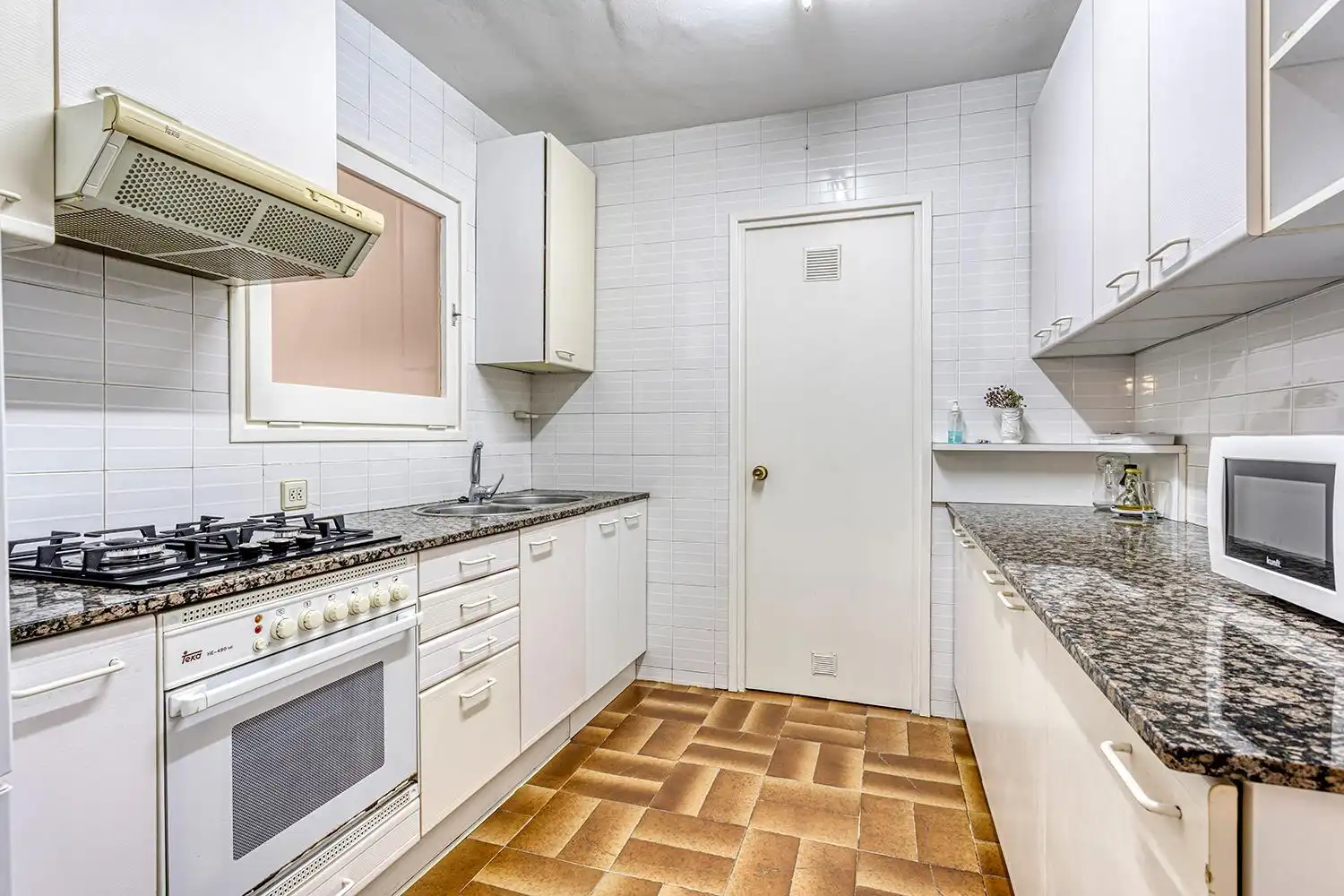 Cocina de Piso en venta en Igualada con Calefacción, Terraza y Trastero