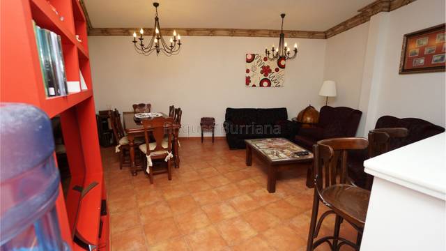 Casa-chalet en Venta en Centro
