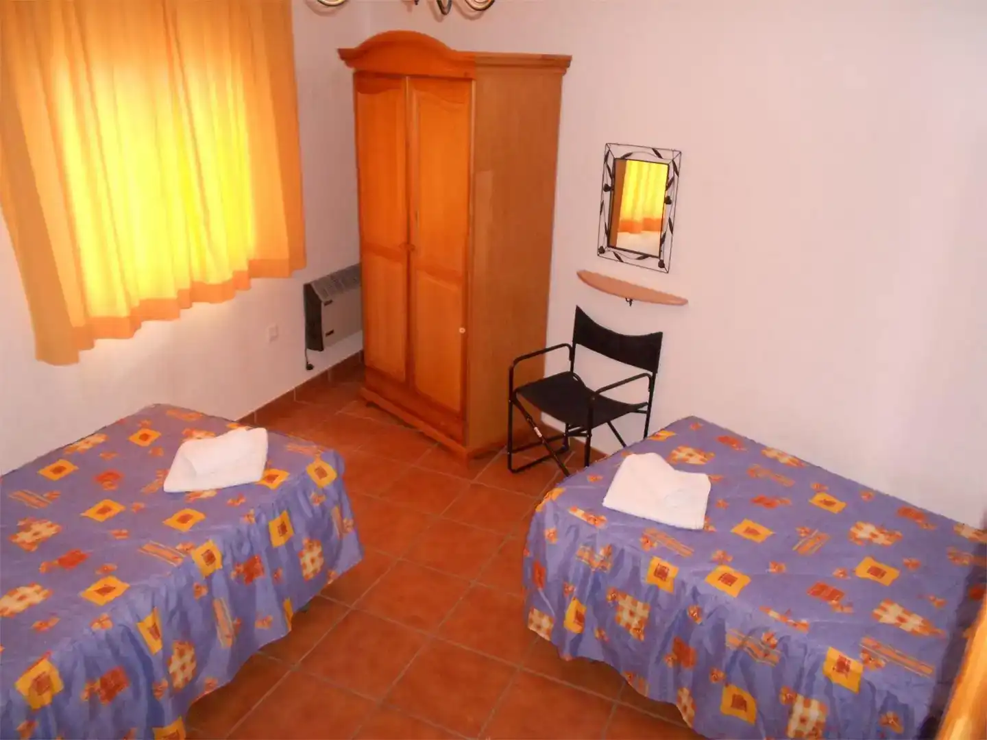 Habitación de Piso de alquiler en Cazorla con Aire acondicionado y Amueblado