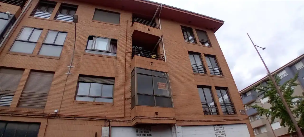Piso en venta en VALDESAZ, Valencia de Don Juan