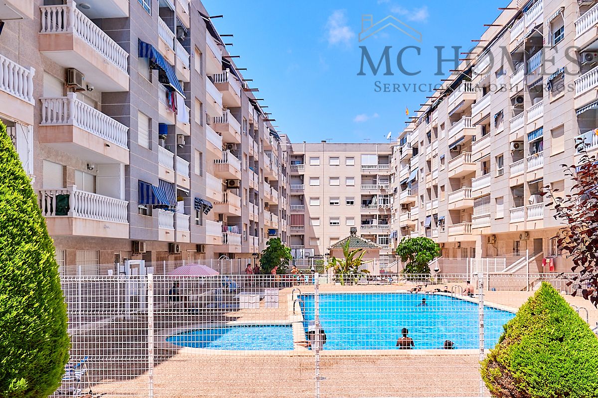 Vista exterior de Pis de lloguer en Torrevieja amb Aire condicionat, Calefacció i Moblat