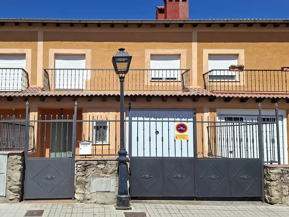Reihenhaus mit Terrasse zum Verkauf in Palazuelos de Eresma