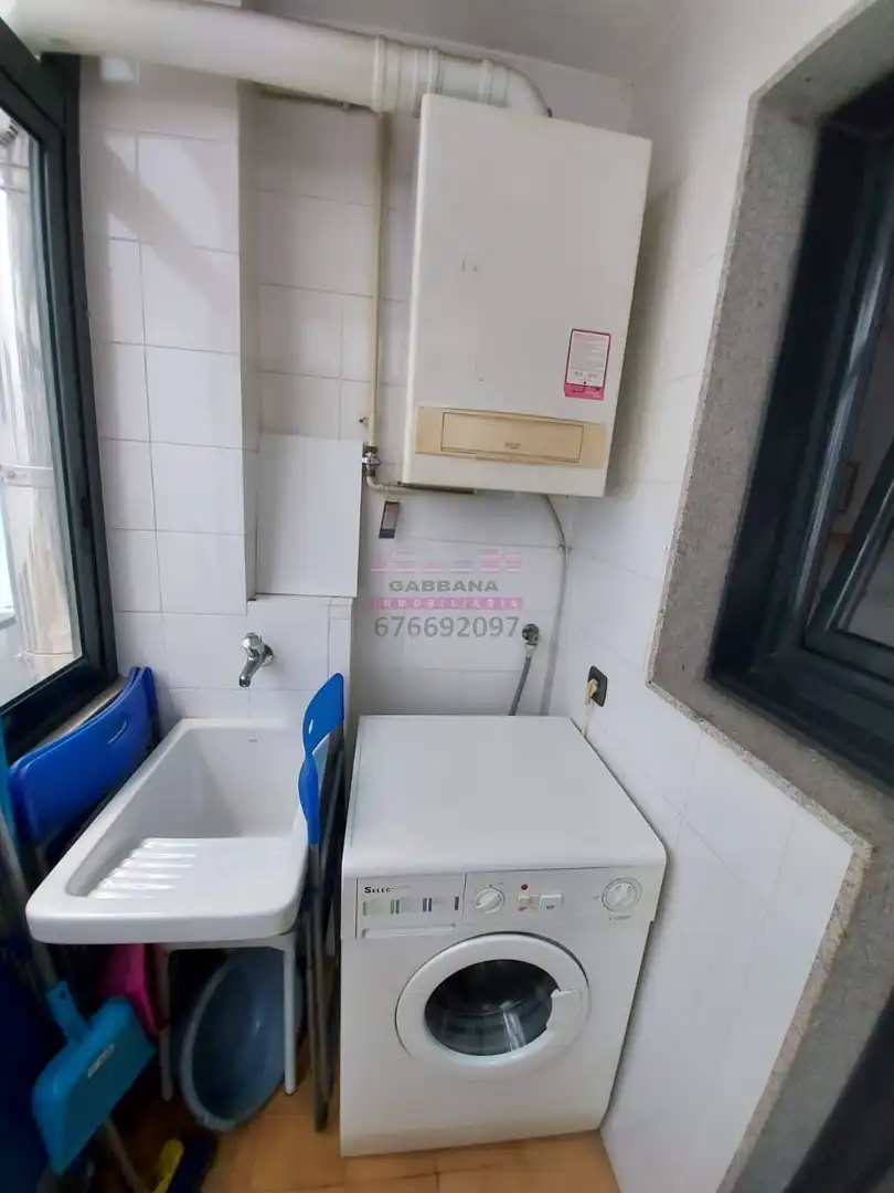 Study for rent in Avenida da Hispanidade, 48, O Castro