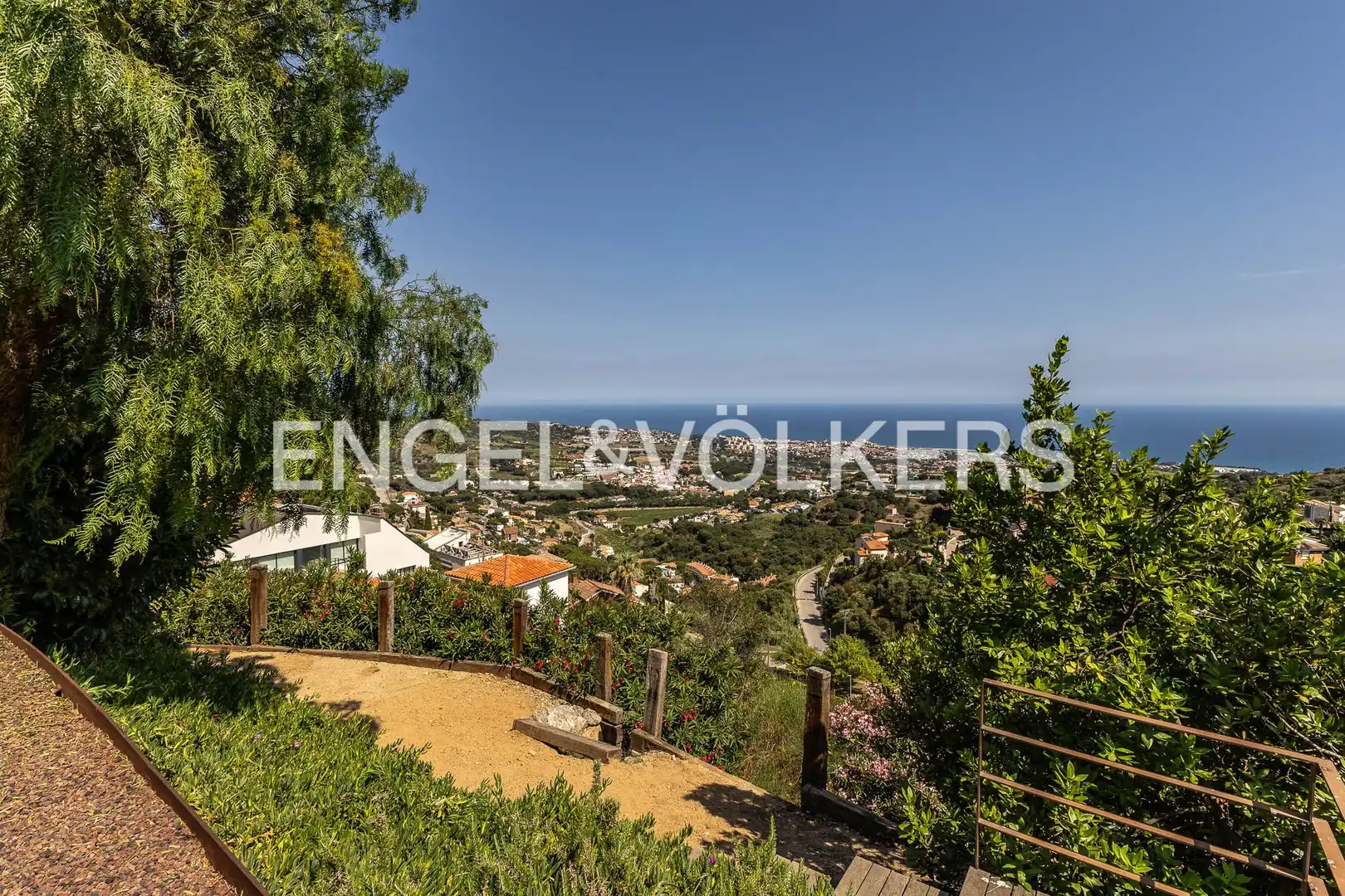 Vista exterior de Casa o chalet de alquiler en Alella con Aire acondicionado, Calefacción y Jardín privado