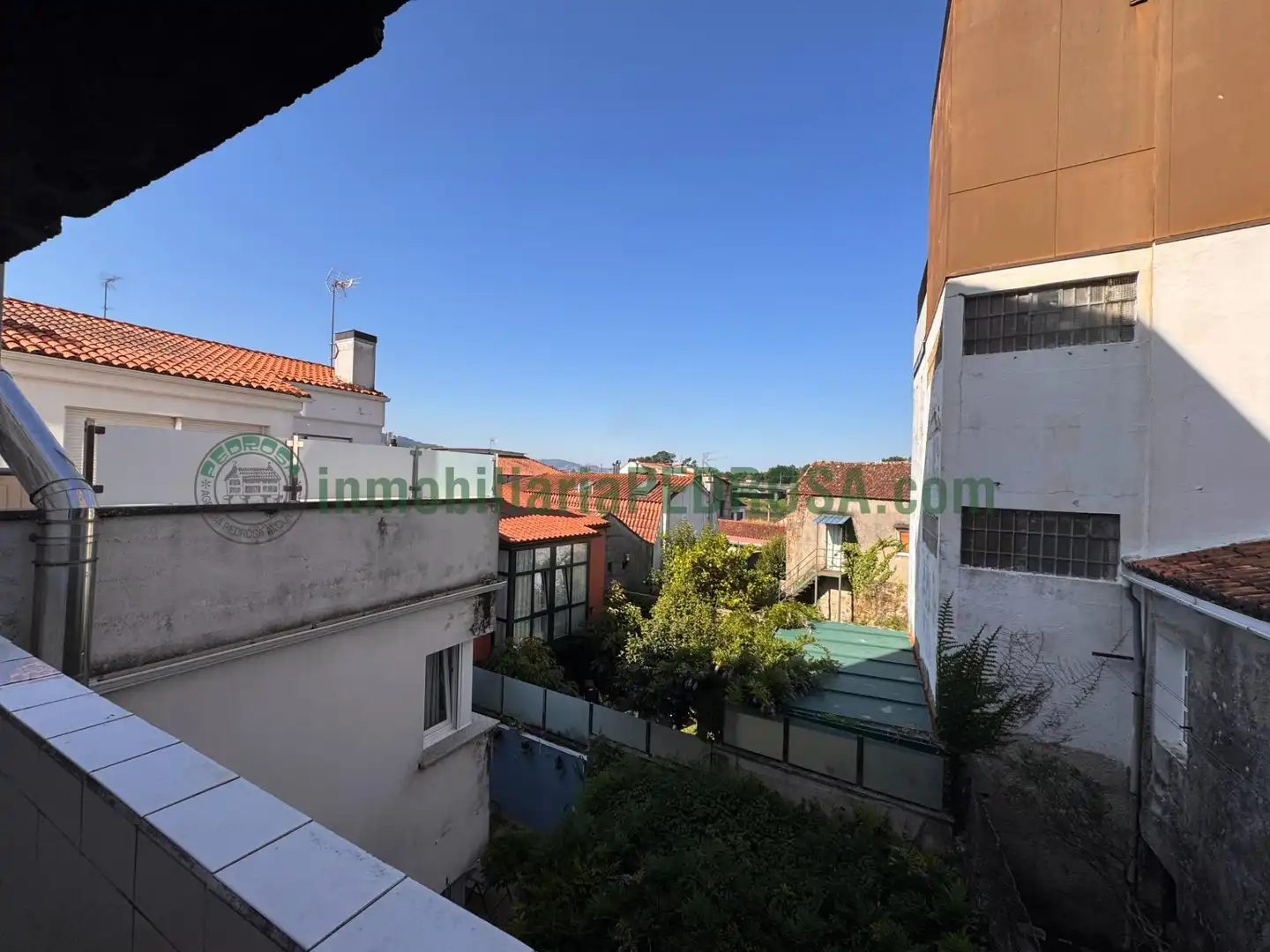 Vista exterior de Piso en venta en Pontevedra Capital  con Calefacción, Terraza y Trastero