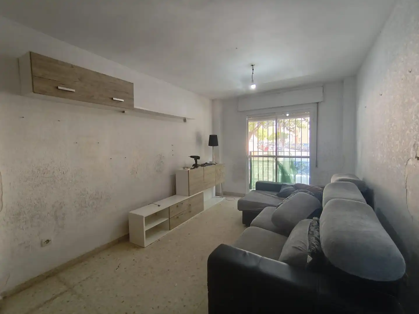 Sala d'estar de Pis en venda en Algeciras amb Moblat