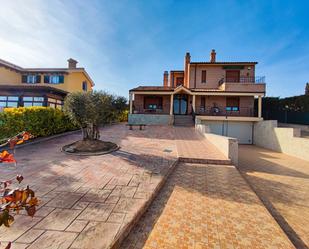 Vista exterior de Casa o xalet en venda en Villalobón amb Calefacció, Jardí privat i Terrassa