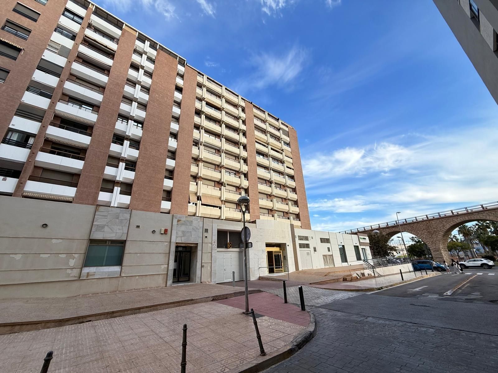 Vista exterior de Piso de alquiler en  Almería Capital con Aire acondicionado y Balcón