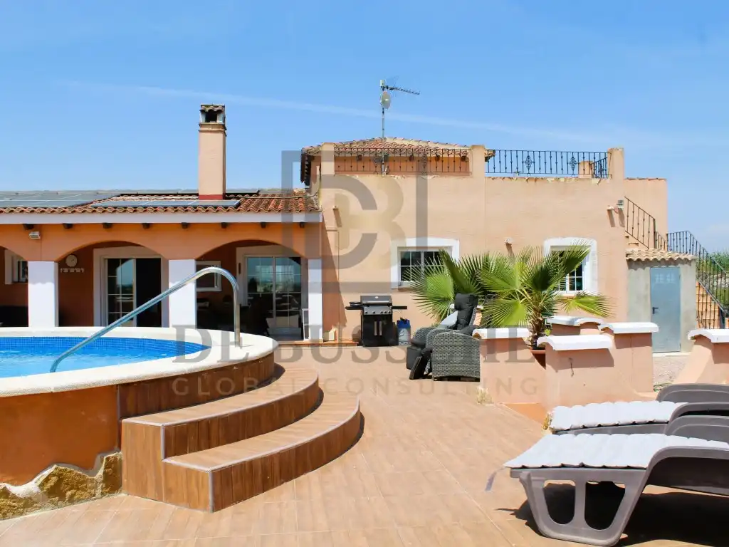 Terrassa de Casa o xalet en venda en Dolores
