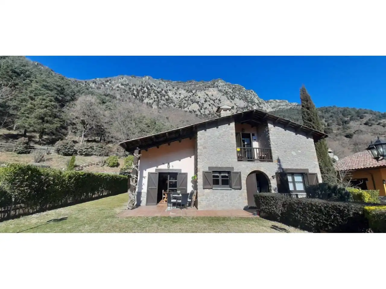 Vista exterior de Casa o chalet en venta en Castell de l'Areny con Calefacción, Jardín privado y Terraza