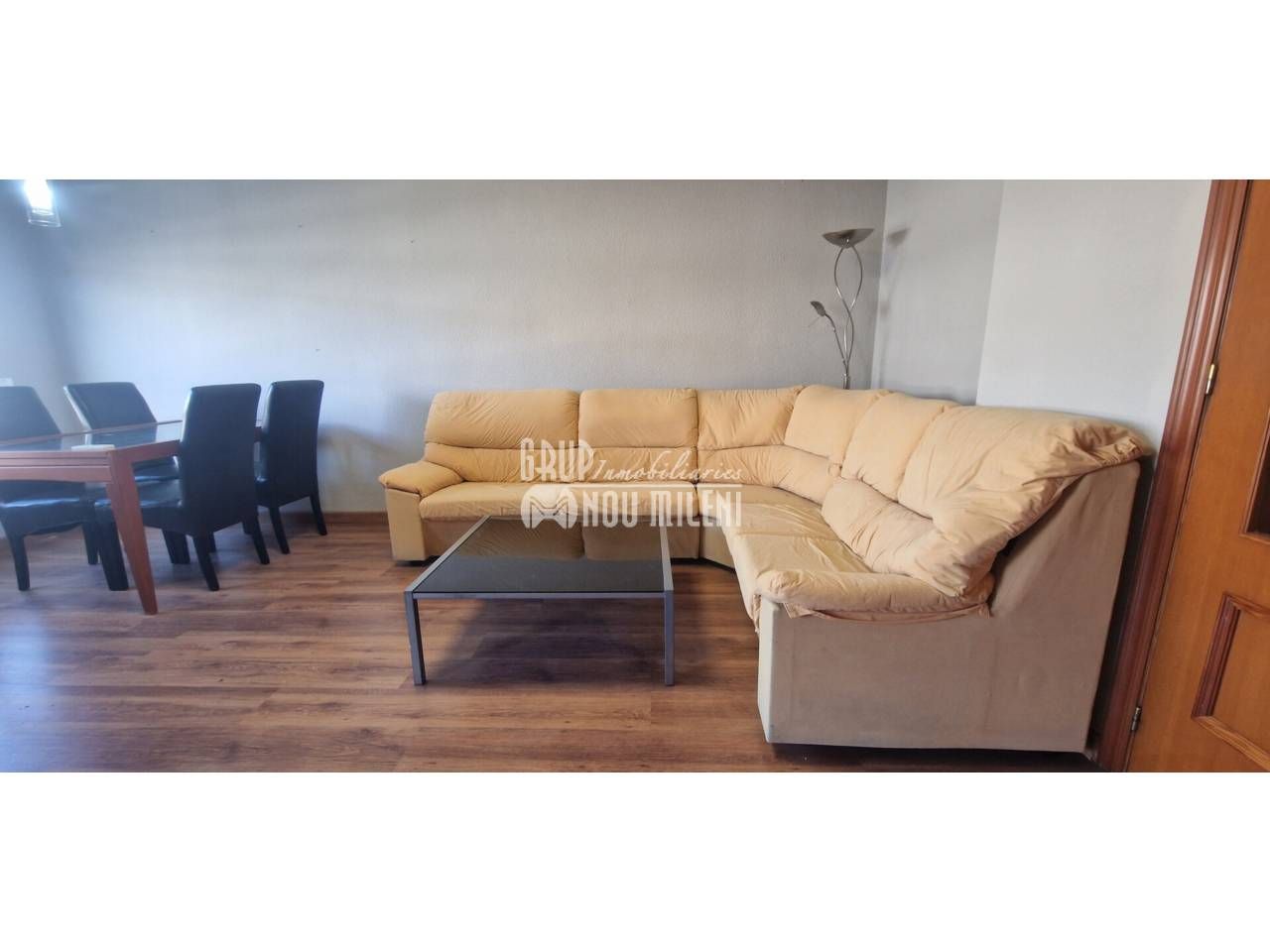 Sala d'estar de Pis de lloguer en Picassent amb Aire condicionat, Moblat i Balcó