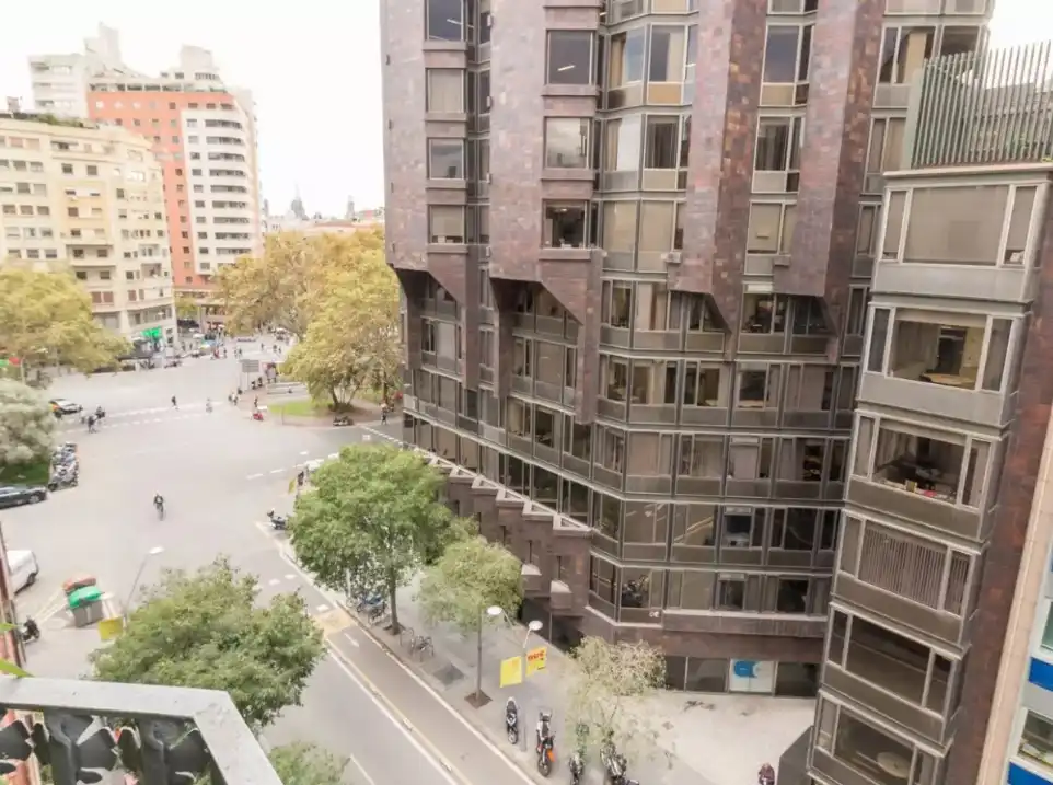Vista exterior de Pis en venda en Barcelona amb Aire condicionat, Calefacció i Balcó