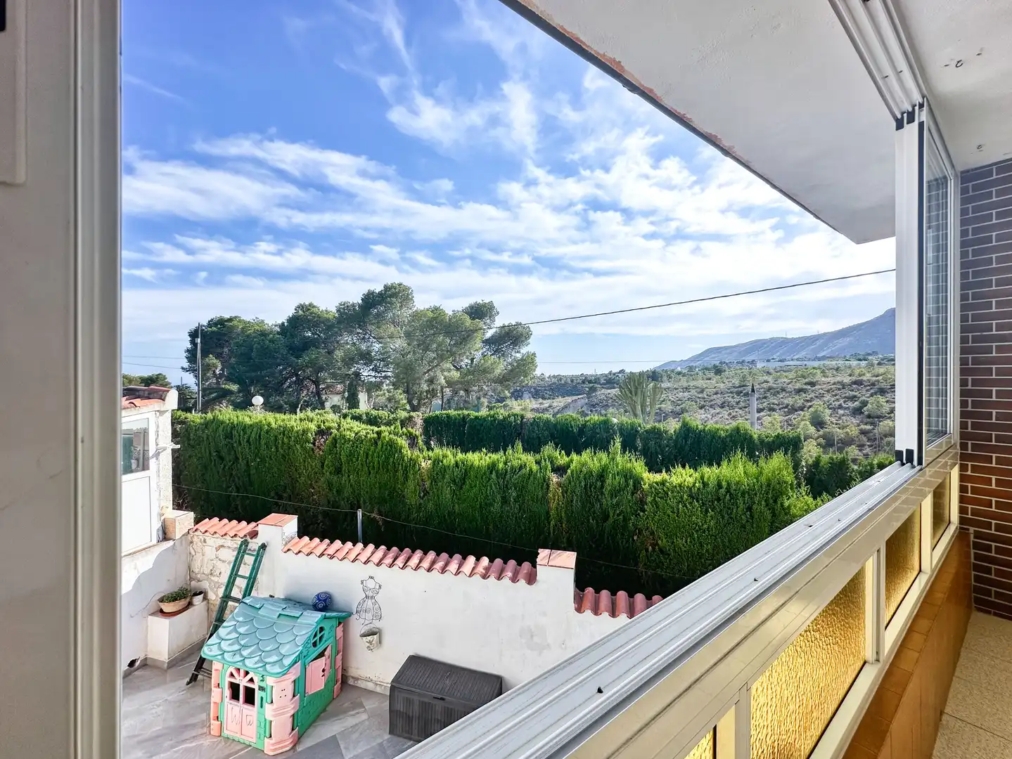 Vista exterior de Casa o xalet en venda en La Nucia amb Aire condicionat i Calefacció