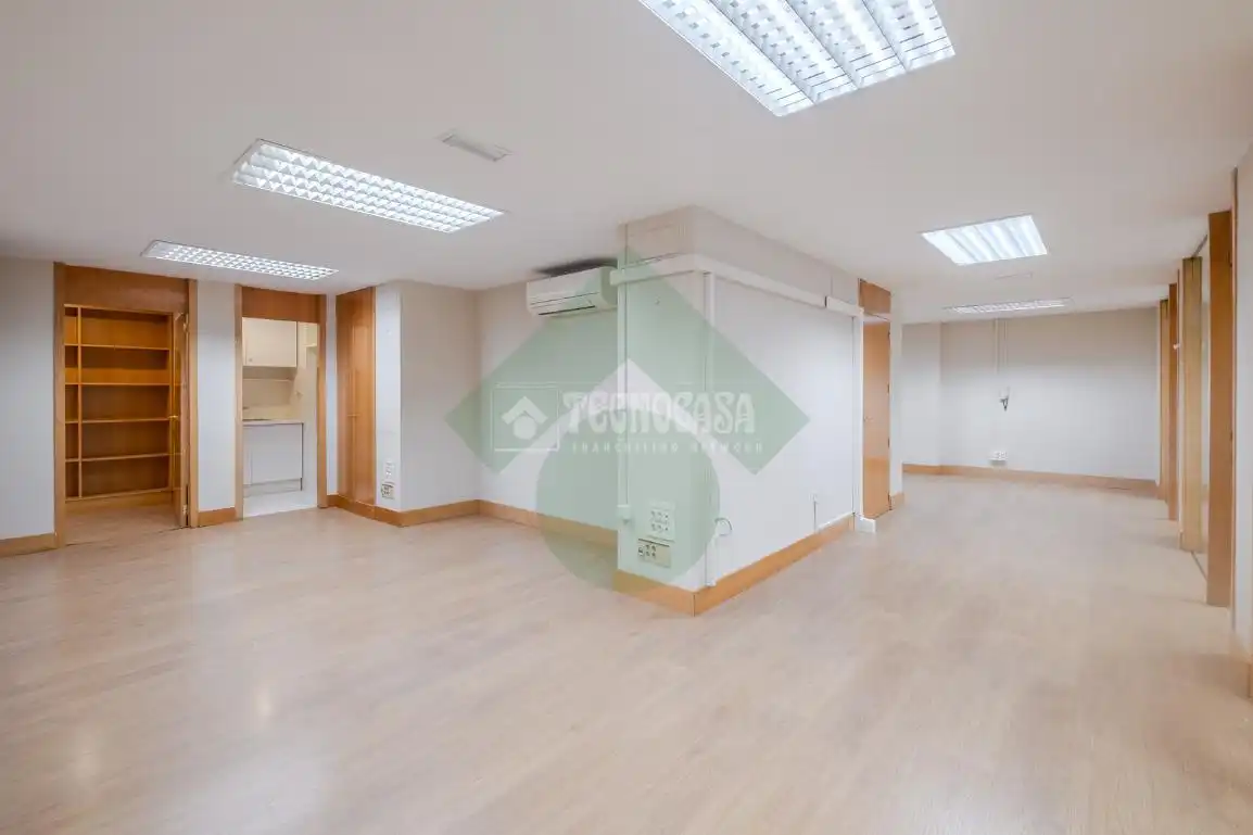 Büro zur Miete in Madrid mit Klimaanlage und Heizung