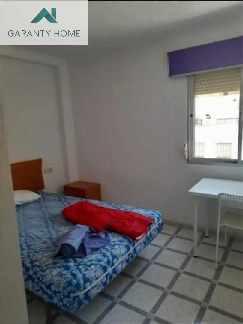 Habitación de Piso de alquiler en Málaga con Amueblado y Balcón