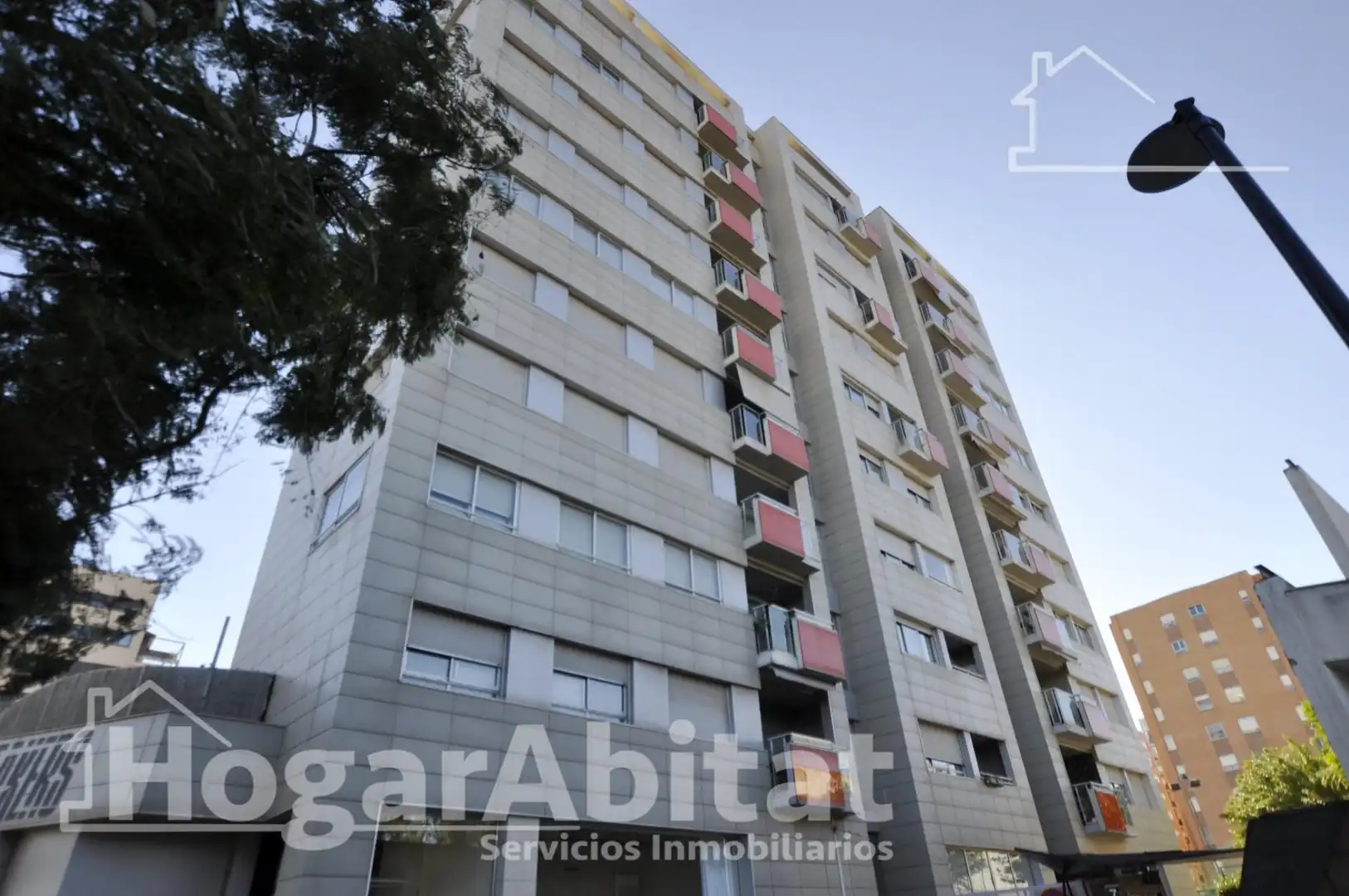 Vista exterior de Pis en venda en Valencia amb Aire condicionat, Moblat i Balcó