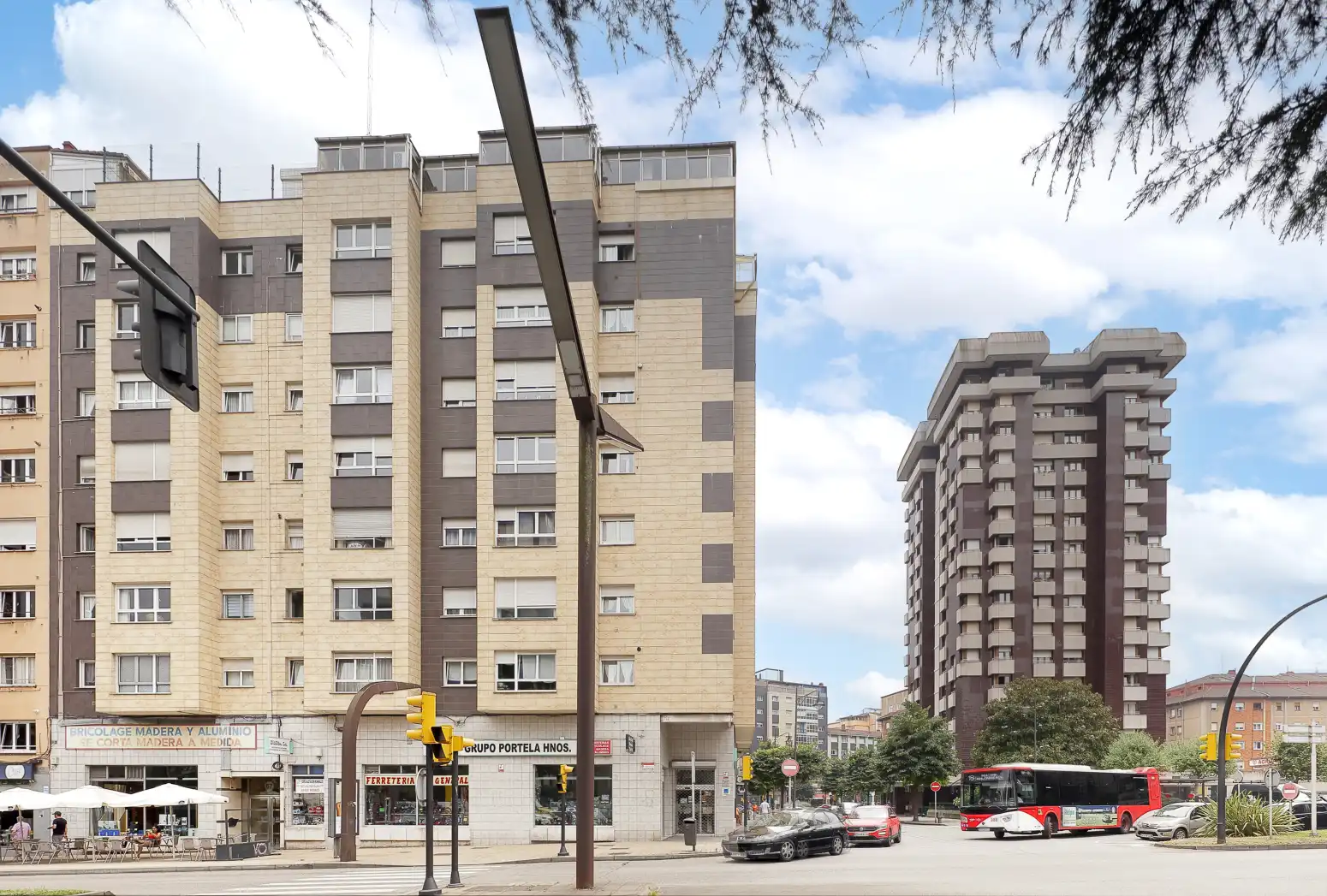 Vista exterior de Piso en venta en Gijón  con Calefacción y Parquet