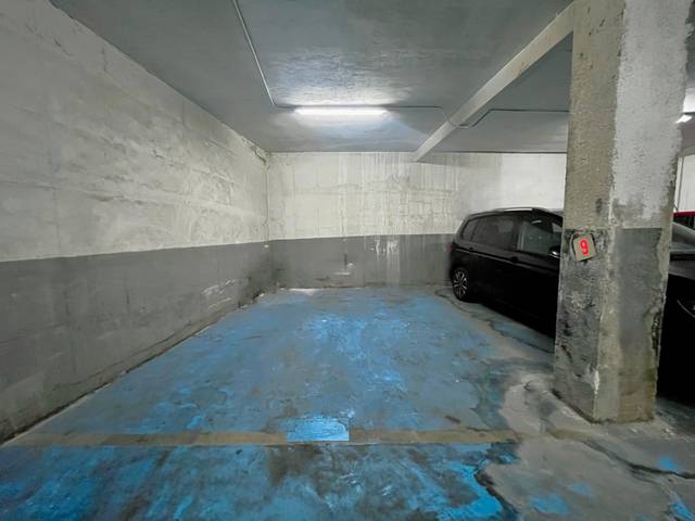 Garaje en Alquiler en Calle Alcalá en Quintana