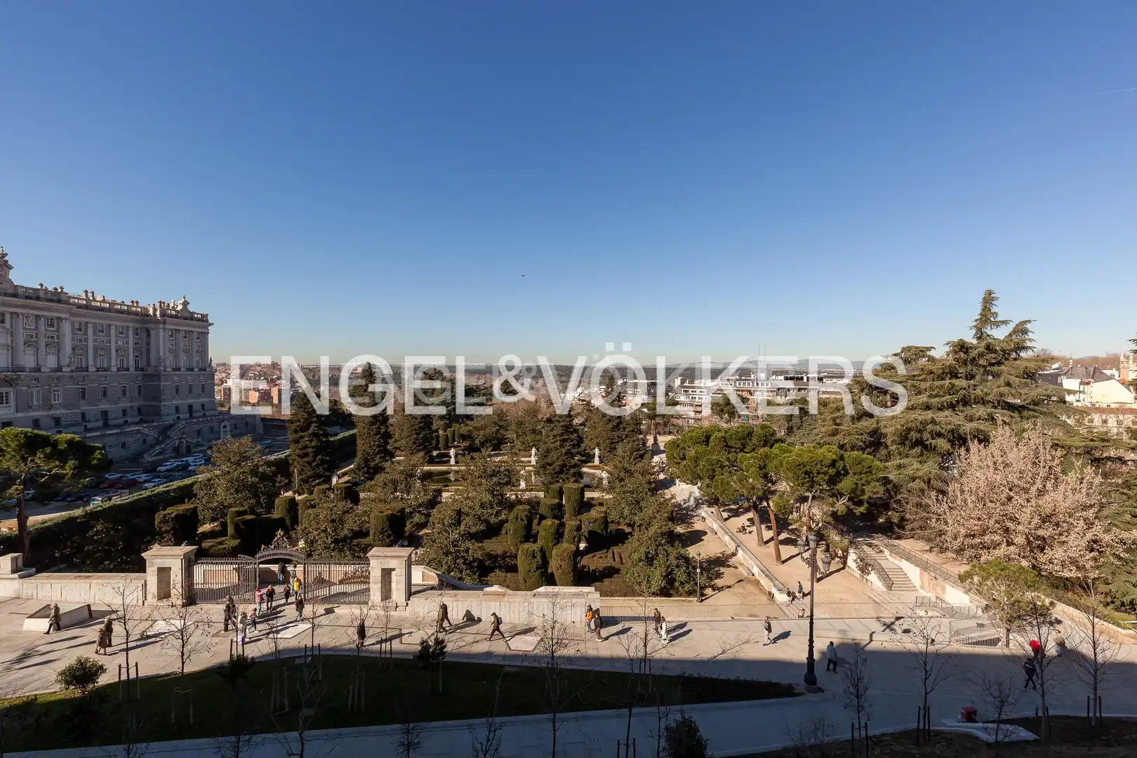 Vista exterior de Planta baixa de lloguer en Madrid amb Aire condicionat, Calefacció i Jardí privat