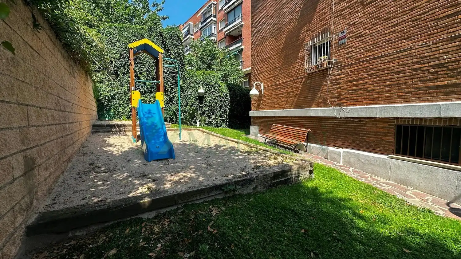 Jardí de Pis de lloguer en Madrid amb Calefacció, Parquet i Traster