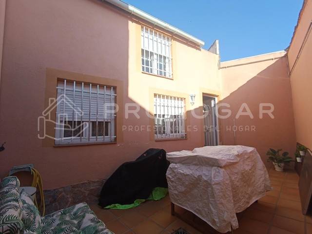 Casa adosada en Venta en Centro