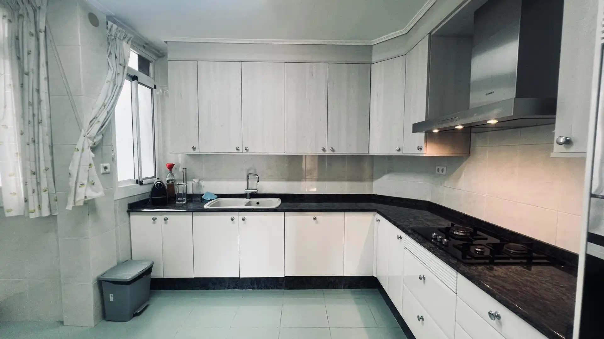 Küche von Wohnung zum Verkauf in Castellón de la Plana / Castelló de la Plana mit Parkett und Balkon