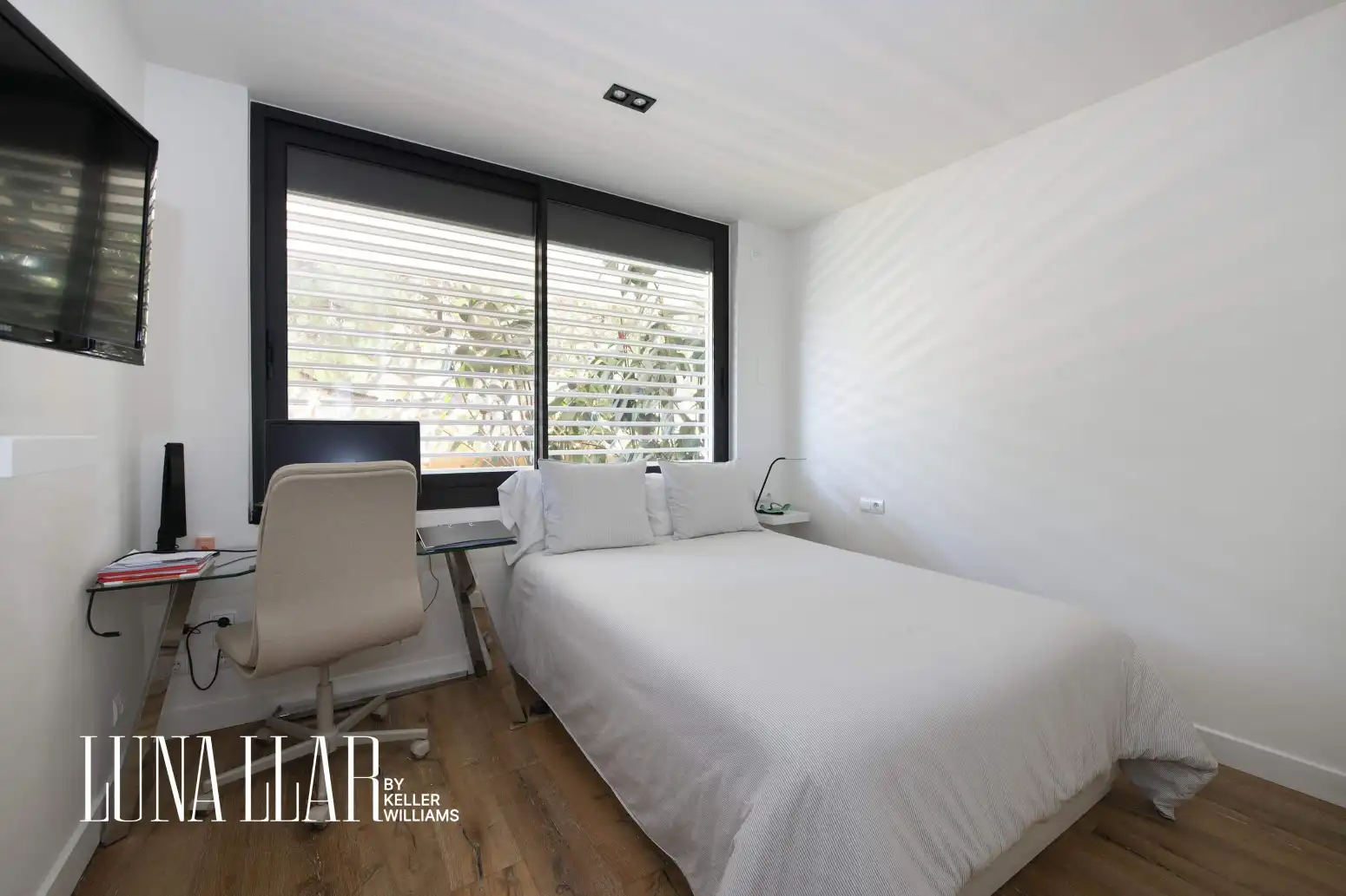 Schlafzimmer von Dachboden zum Verkauf in Gavà mit Heizung, Parkett und Terrasse