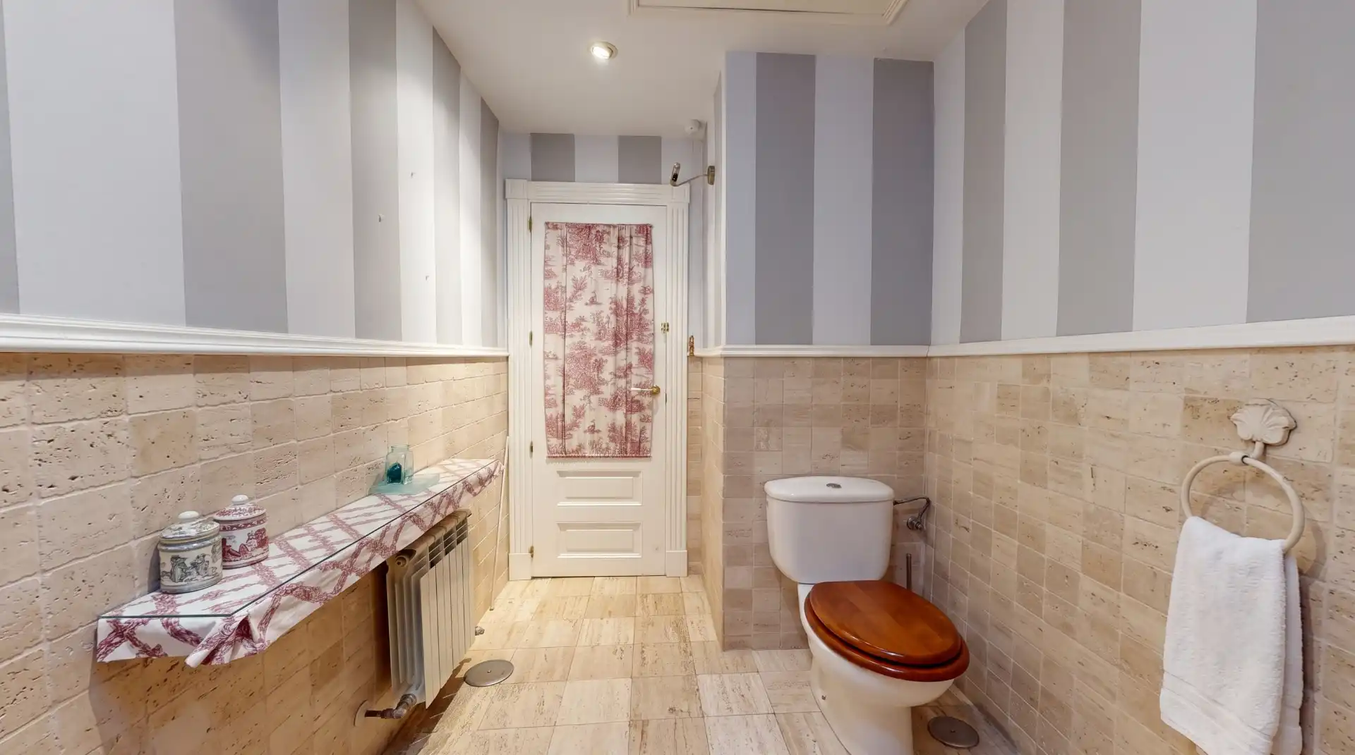 Bathroom of Detached homes for sale in Galapagar  with Air Conditioner, Heating and Private garden