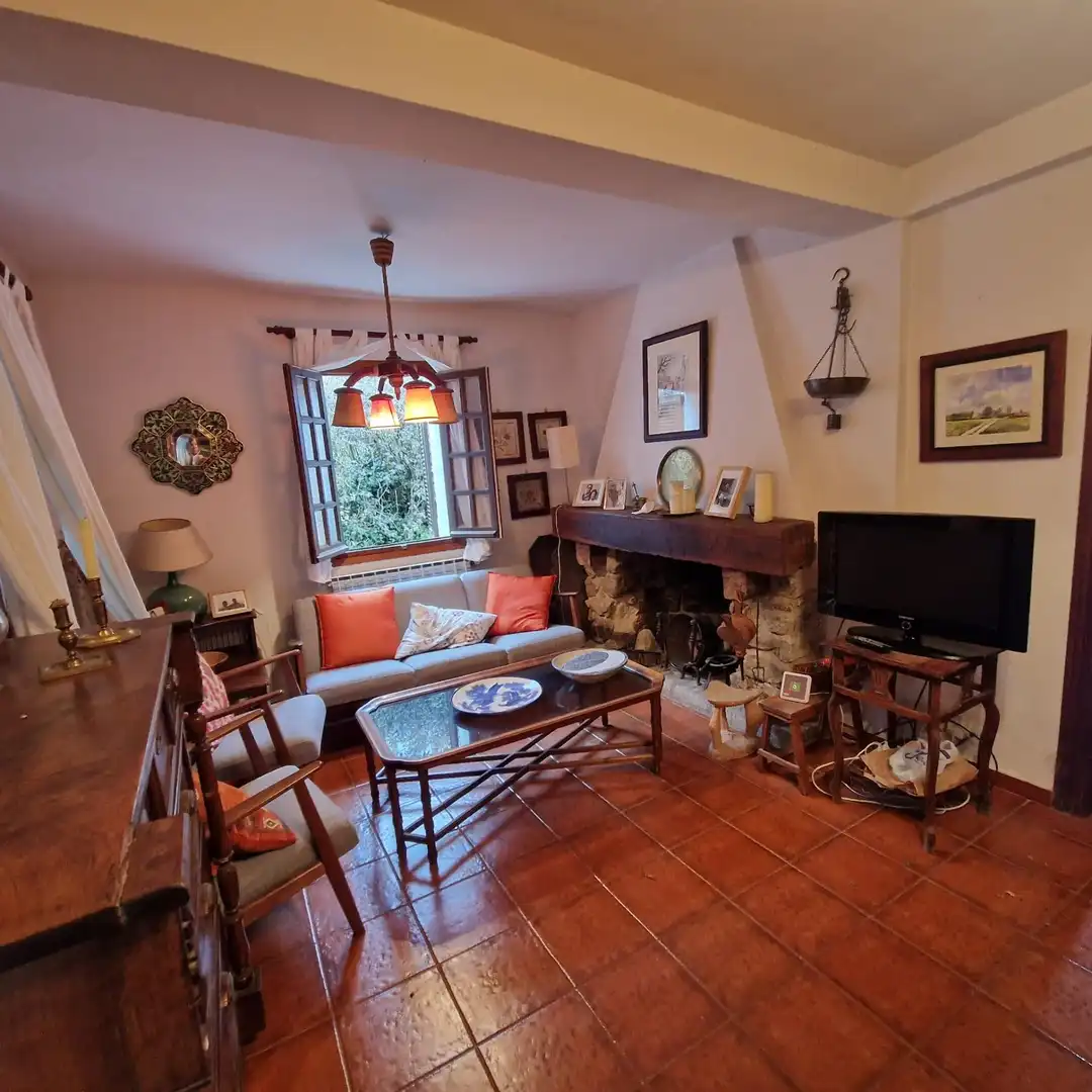 Sala d'estar de Casa o xalet en venda en Bustarviejo amb Calefacció, Jardí privat i Balcó