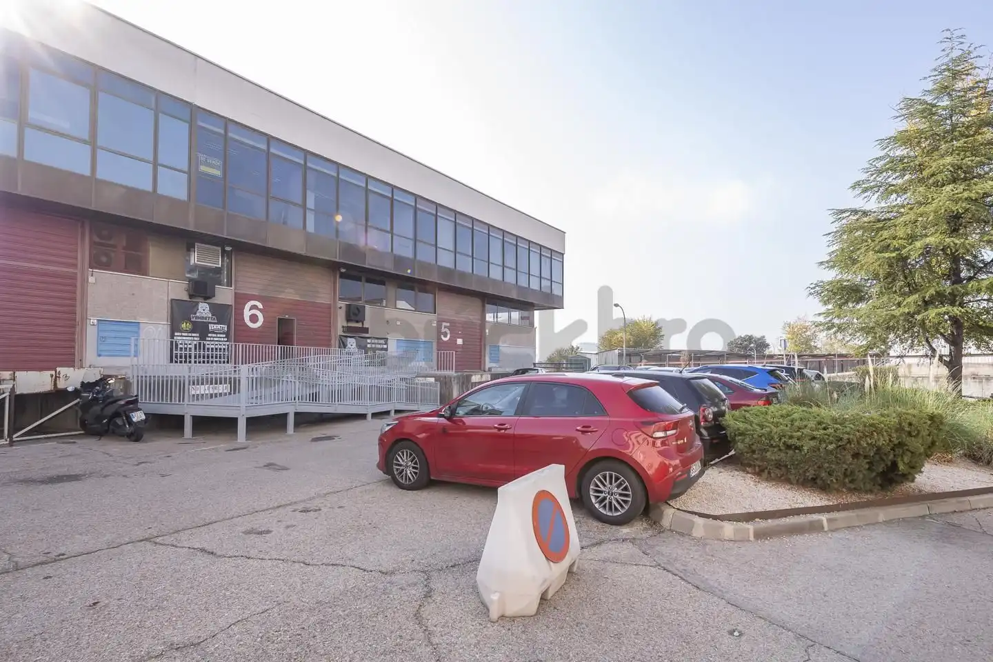 Oficina en venta en De Valdelaparra, Zona Industrial