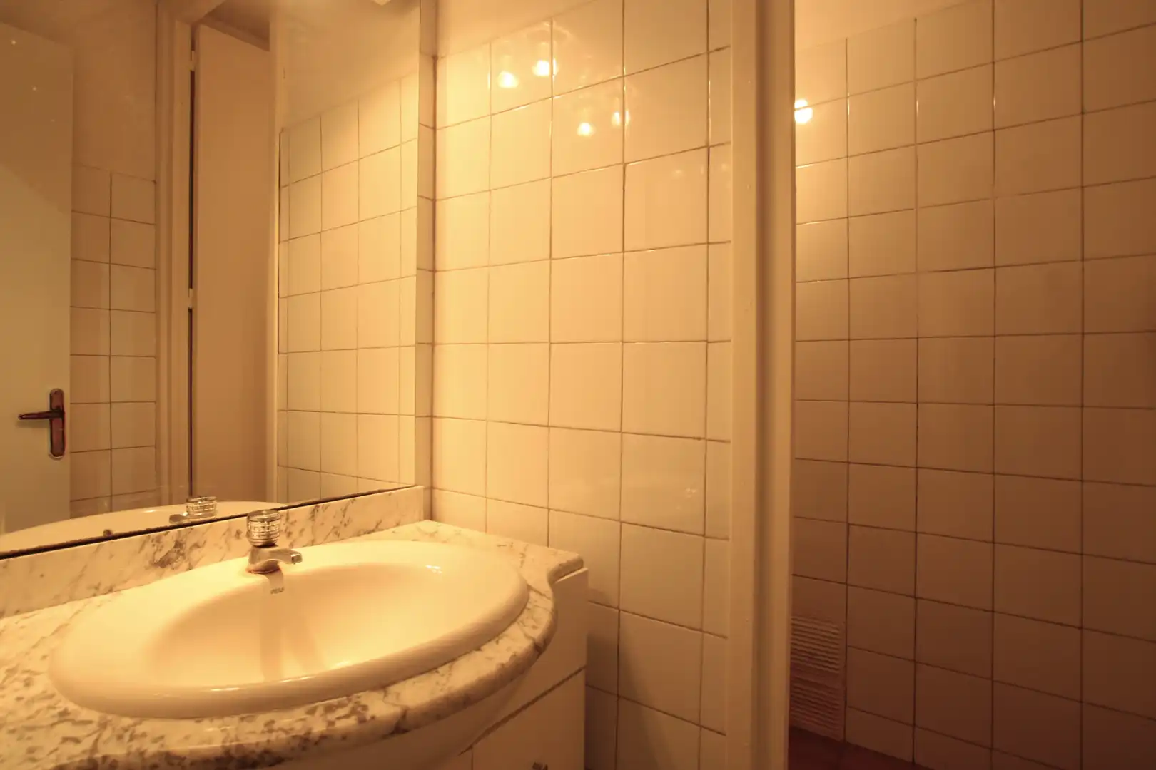 Baño de Local de alquiler en Argentona con Parquet