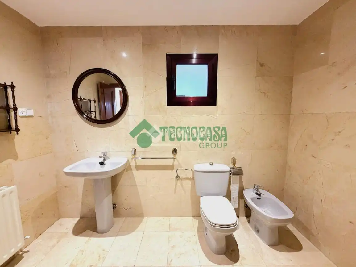 Bathroom of Flat for sale in Cuenca  with Air Conditioner, Heating and Terrace