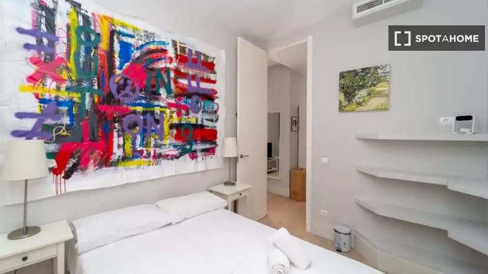Bedroom of Flat for rent in Madrid  with Air Conditioner, Heating and Furnished
