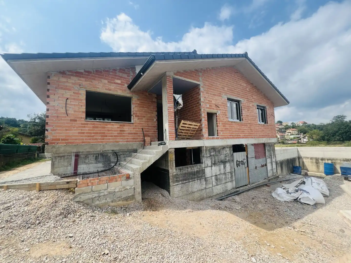 Außenansicht von Haus oder Chalet zum Verkauf in Voto mit Heizung und Abstellraum