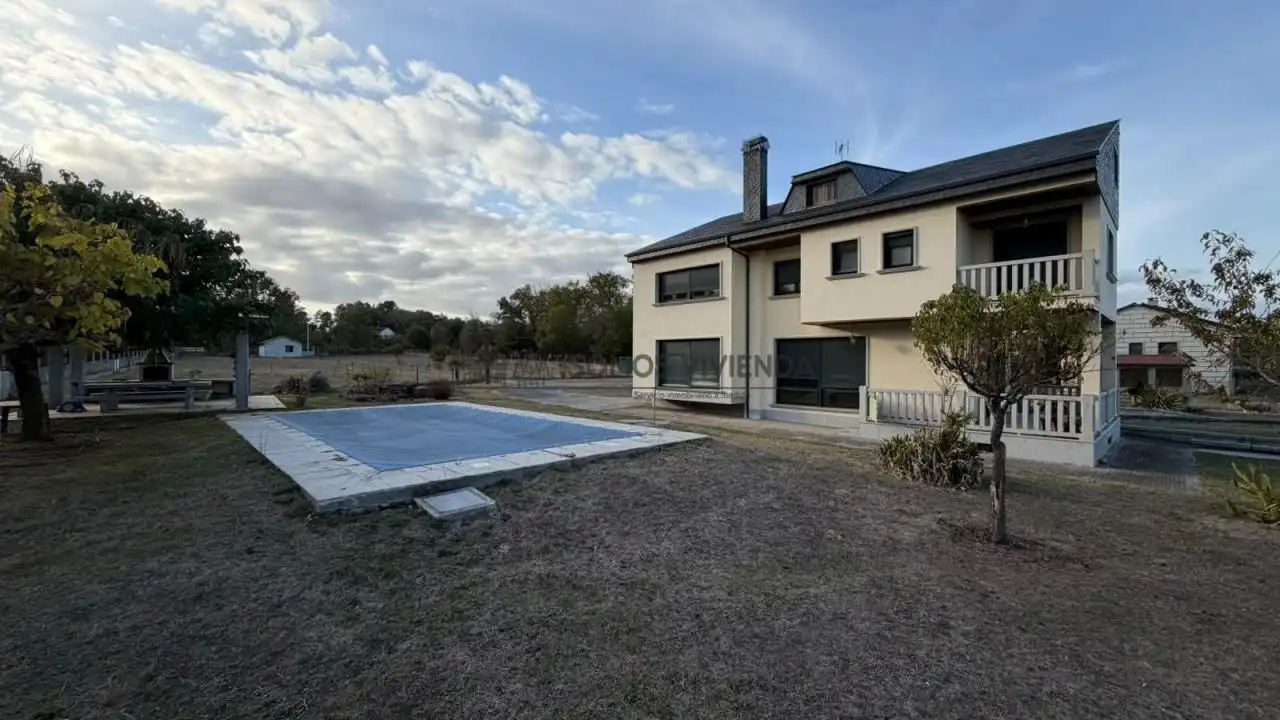 Garden of Houses for sale in San Cibrao das Viñas  with Heating, Private garden and Storage room