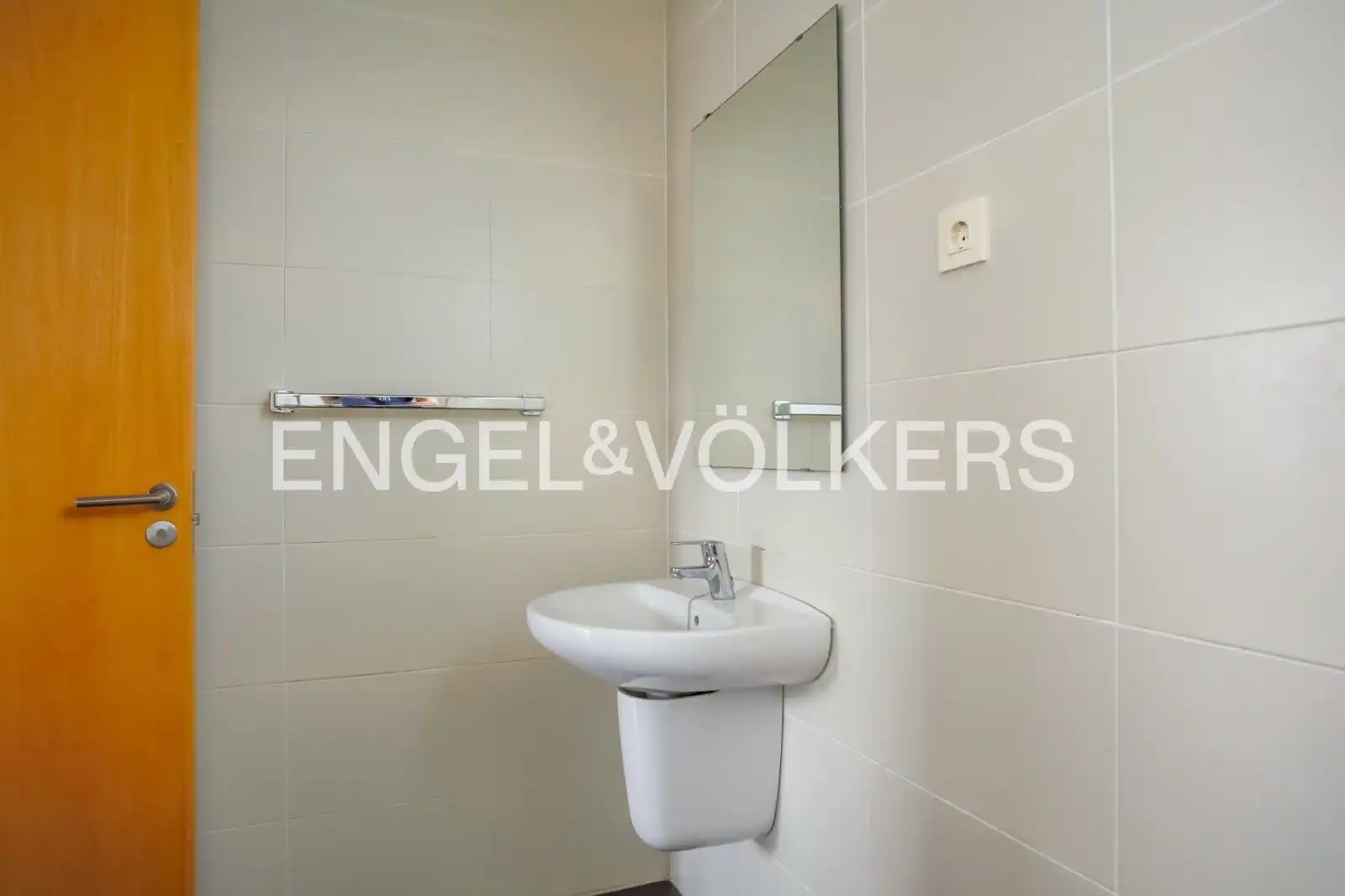 Bathroom of Attic for rent in Torrejón de Ardoz  with Air Conditioner, Heating and Private garden