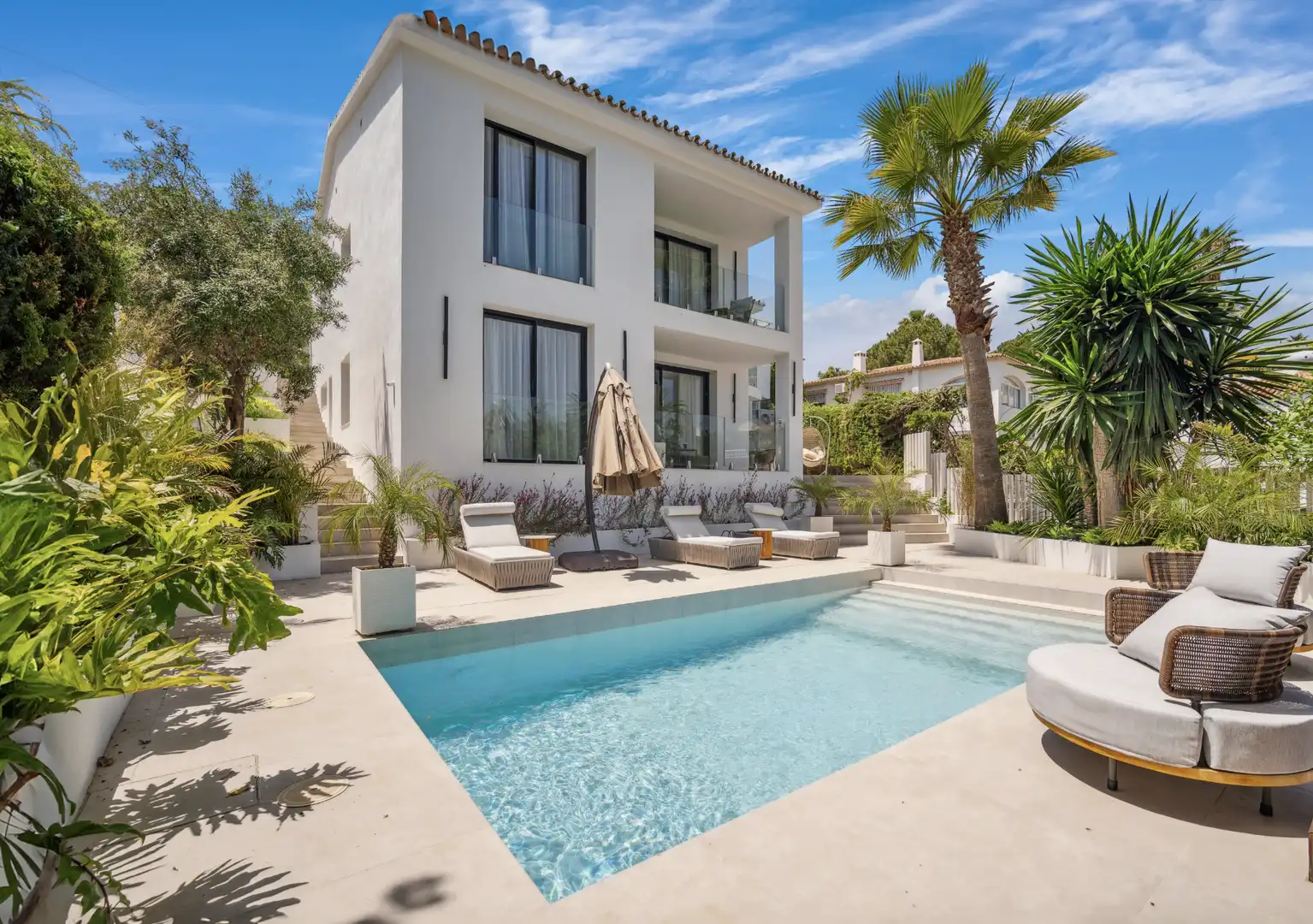 Villa mit Pool zum Verkauf in Calle las Amapolas 243