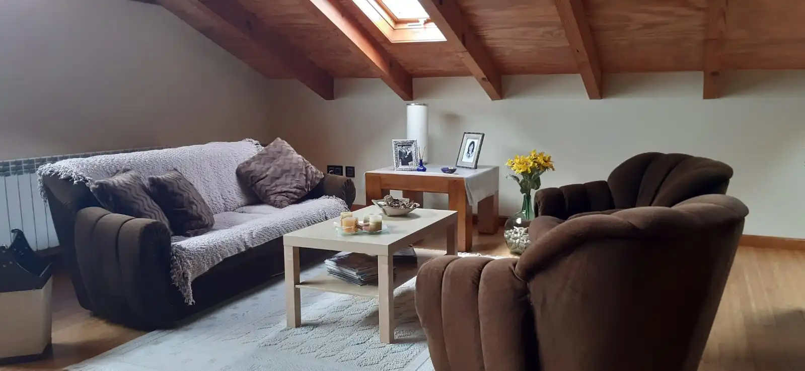 Sala d'estar de Casa o xalet de lloguer en Onzonilla amb Jardí privat, Parquet i Moblat