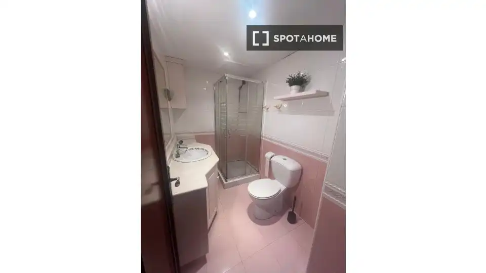 Room in Romareda