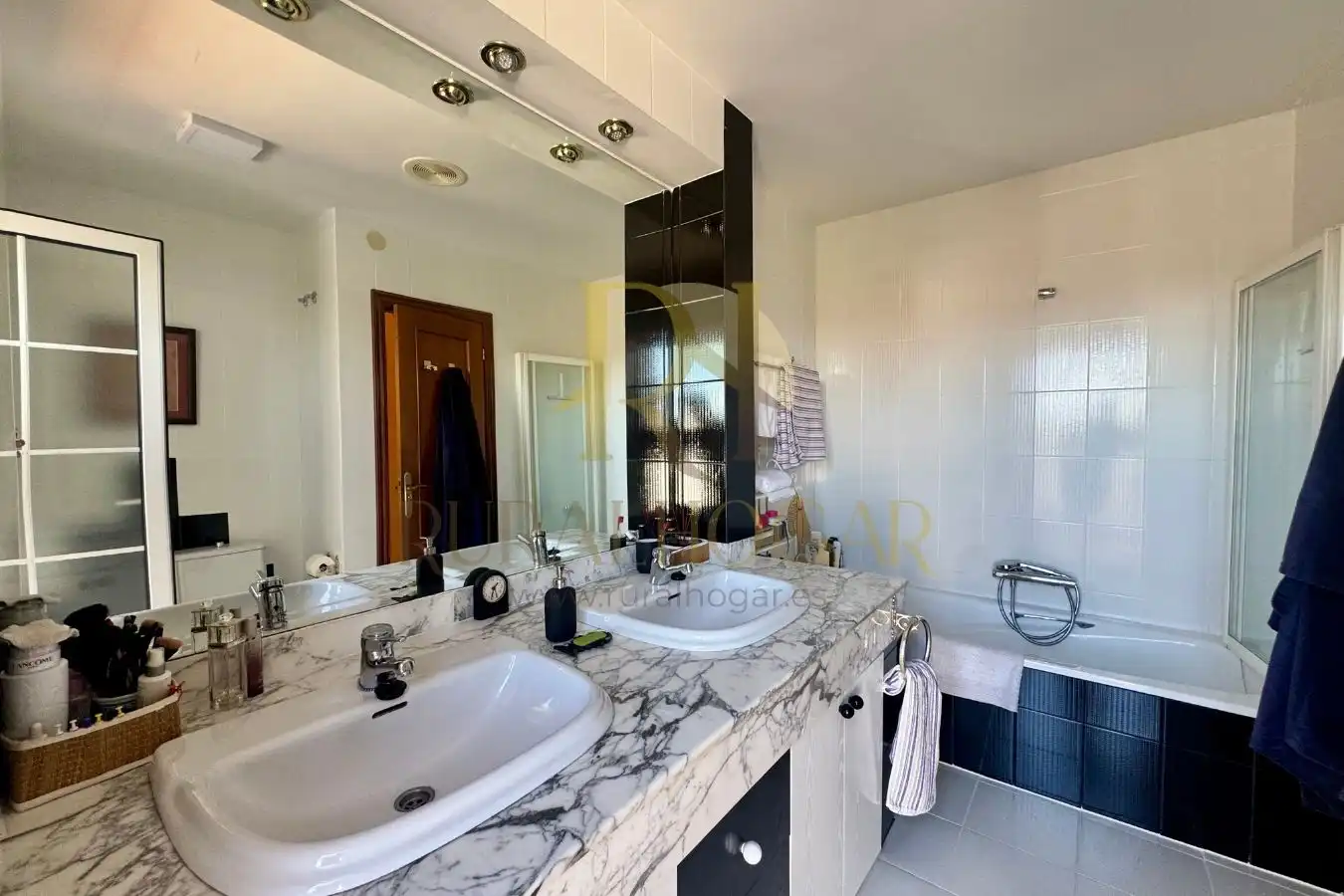 Baño de Casa o chalet en venta en Santovenia de la Valdoncina con Calefacción, Jardín privado y Parquet