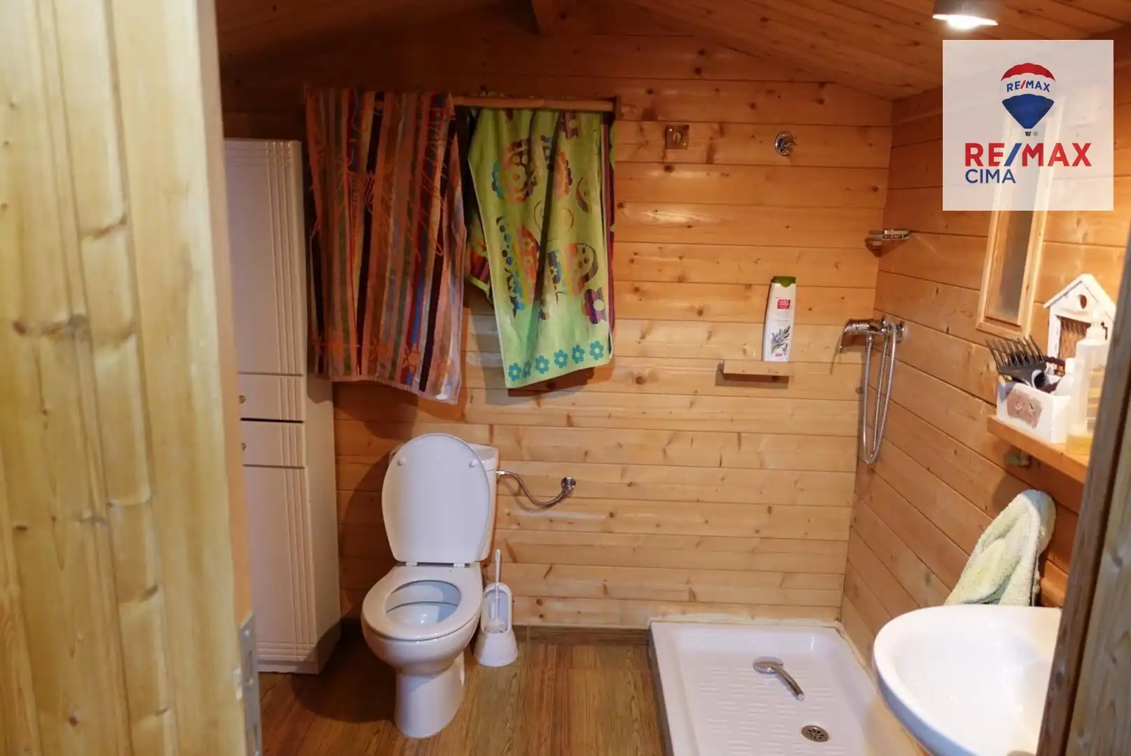 Bathroom of Houses for sale in Cúllar  with Private garden and Community pool
